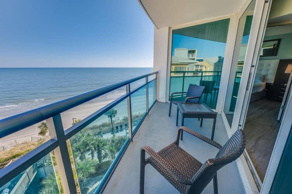 New Corner 6th FLOOR, Floor to Ceiling Glass Views House in Myrtle Beach