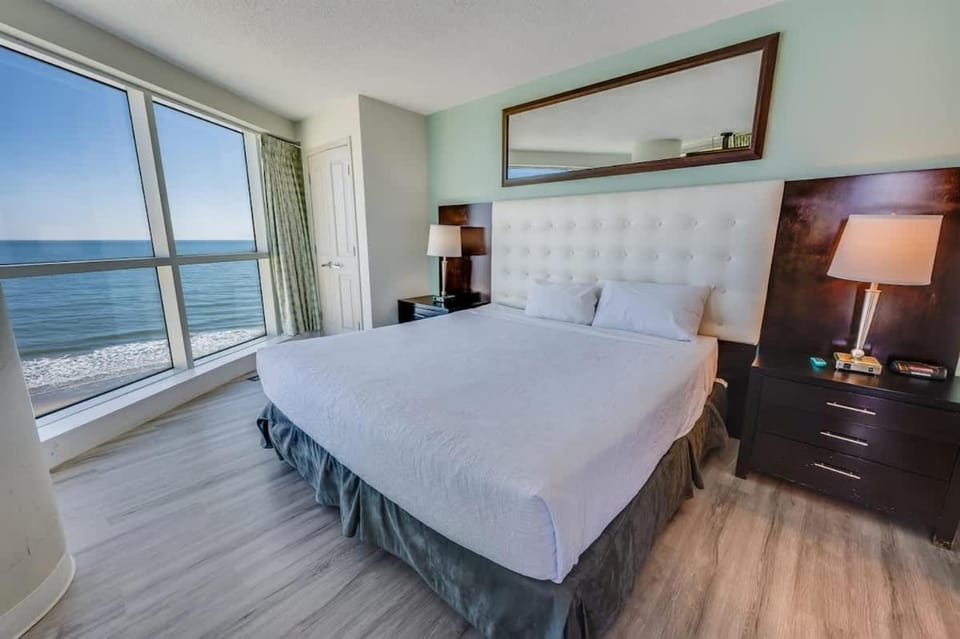 New Corner 6th FLOOR, Floor to Ceiling Glass Views House in Myrtle Beach