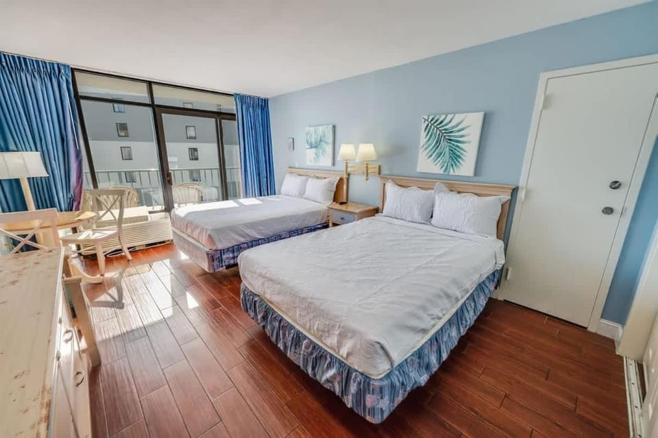 High Floor Studio, Oceanfront, Heated Pools,Views House in Myrtle Beach