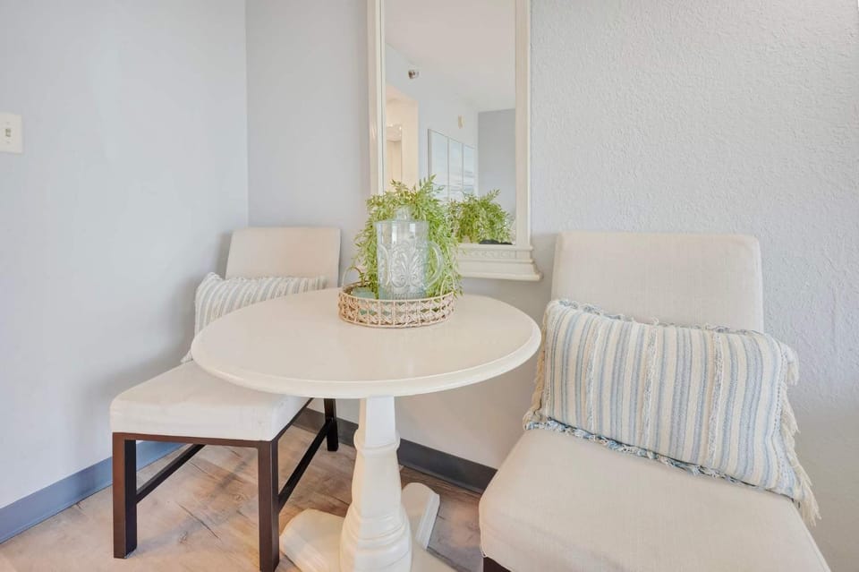 New Direct Oceanfront 6th Floor, Sandcastle South! House in Myrtle Beach