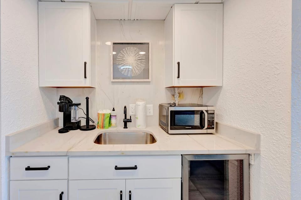 New Direct Oceanfront 6th Floor, Sandcastle South! House in Myrtle Beach