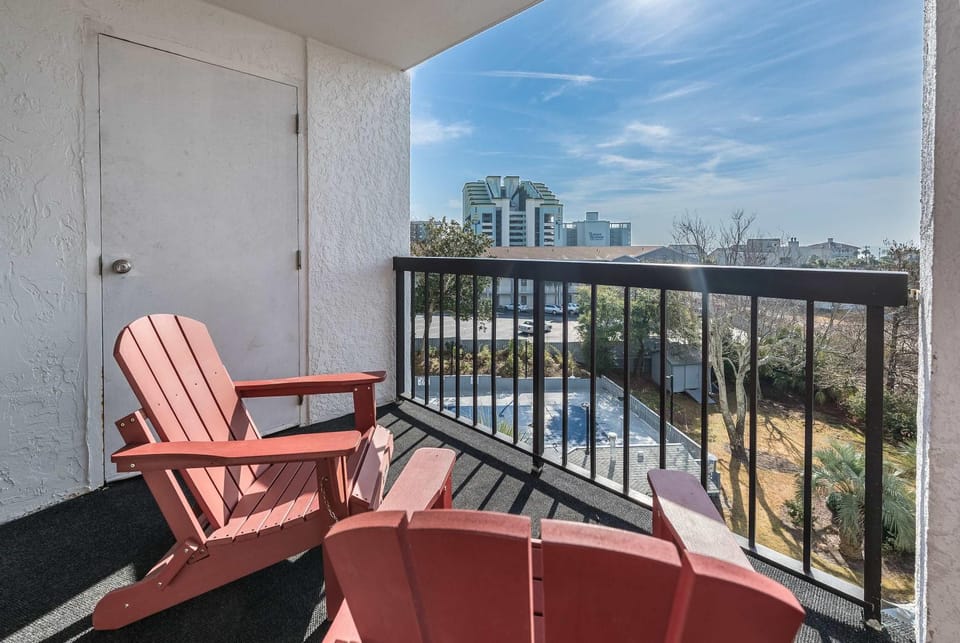 Recently Renovated, Oceanfront, Great Views,Pools House in Myrtle Beach
