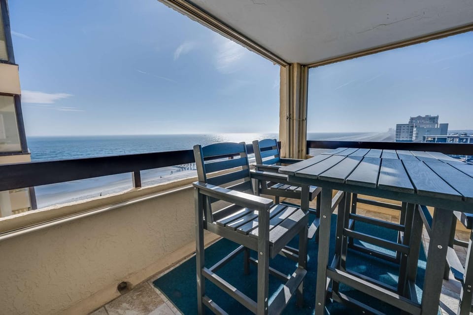 Sea Pointe 2BR Condo Oceanview, Views, Large Condo House in North Myrtle Beach