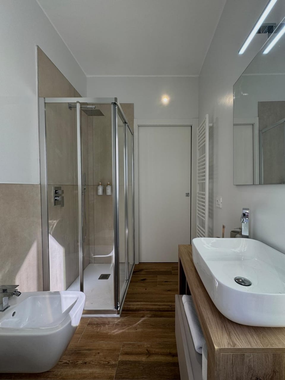 Shower, Bathroom, towels