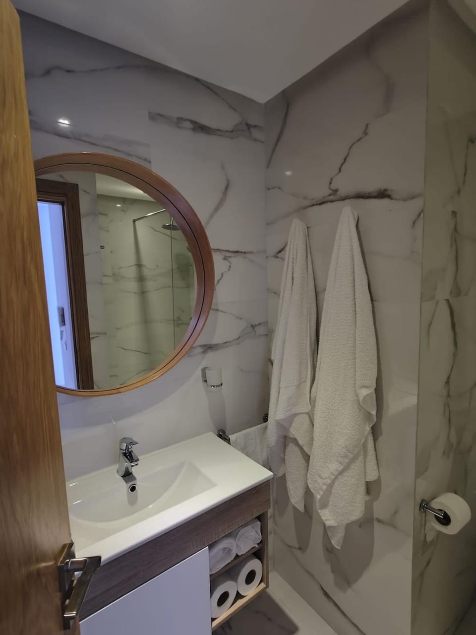 Bathroom, towels