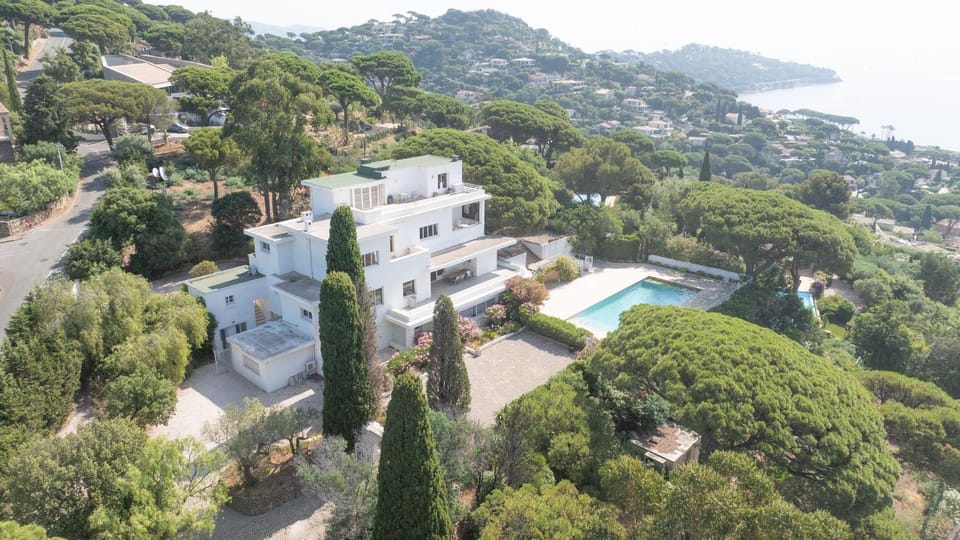 JAMES FCD94 - superb vintage design luxury villa with pool & St Maxime sea view Villa in Sainte-Maxime