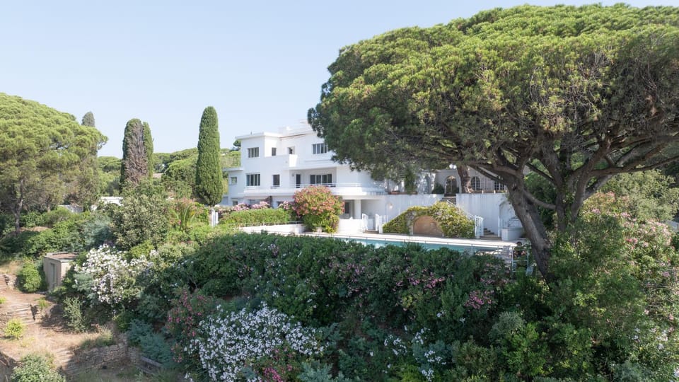 JAMES FCD94 - superb vintage design luxury villa with pool & St Maxime sea view Villa in Sainte-Maxime