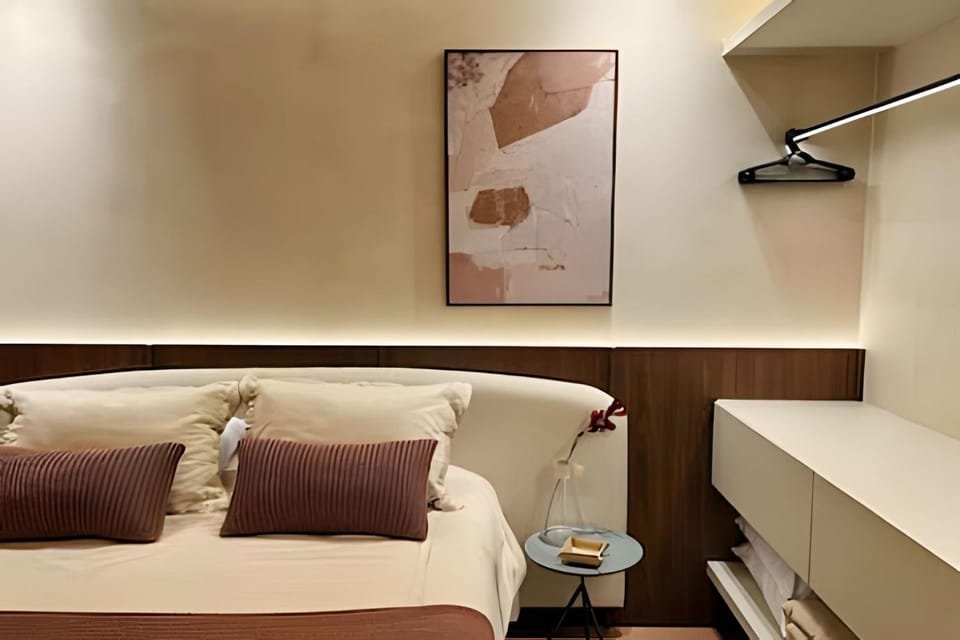 Bed, Decorative detail, Bedroom