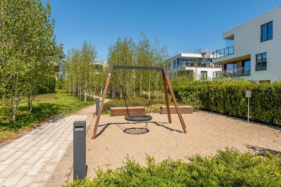 Day, Natural landscape, Children play ground, Evening entertainment