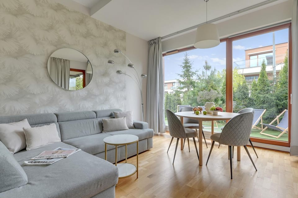 View (from property/room), Balcony/Terrace, Living room, Seating area, Dining area