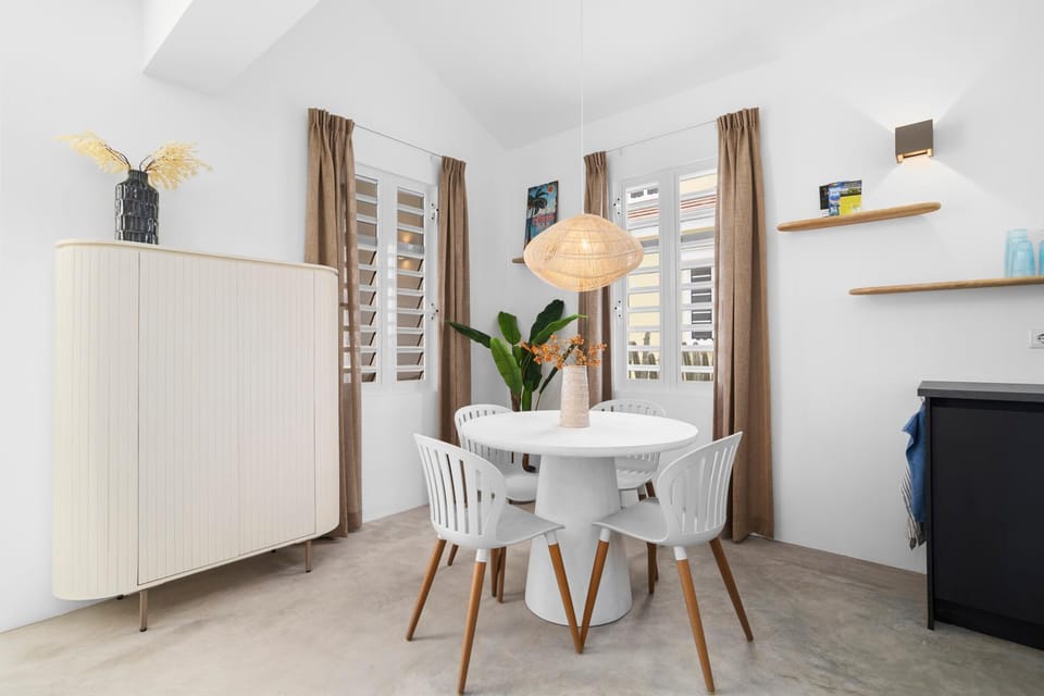 Kitchen or kitchenette, Living room, Dining area