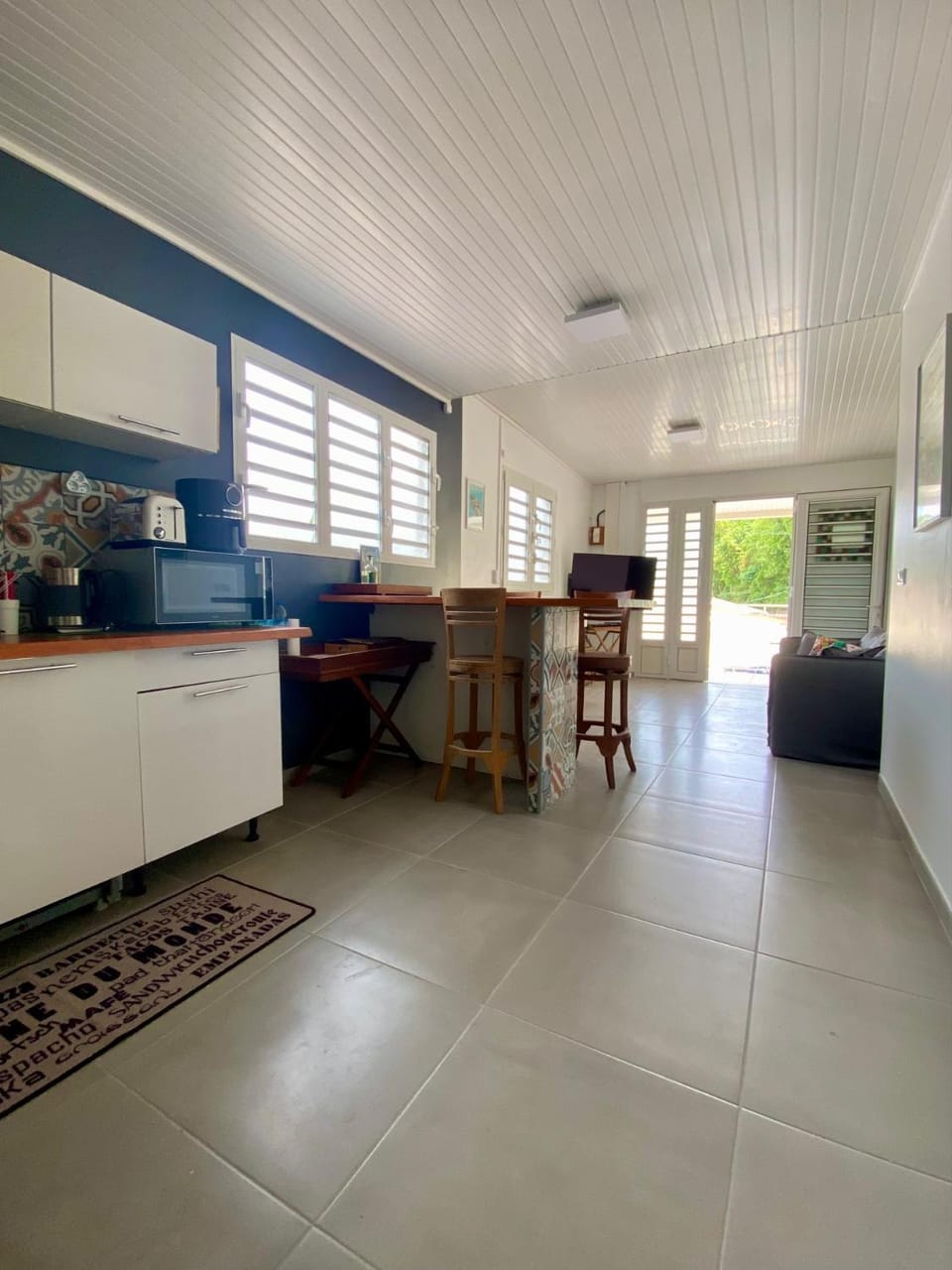 Living room, kitchen
