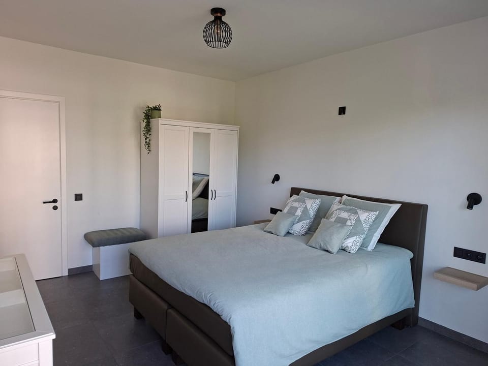 Bed, Bedroom, wardrobe