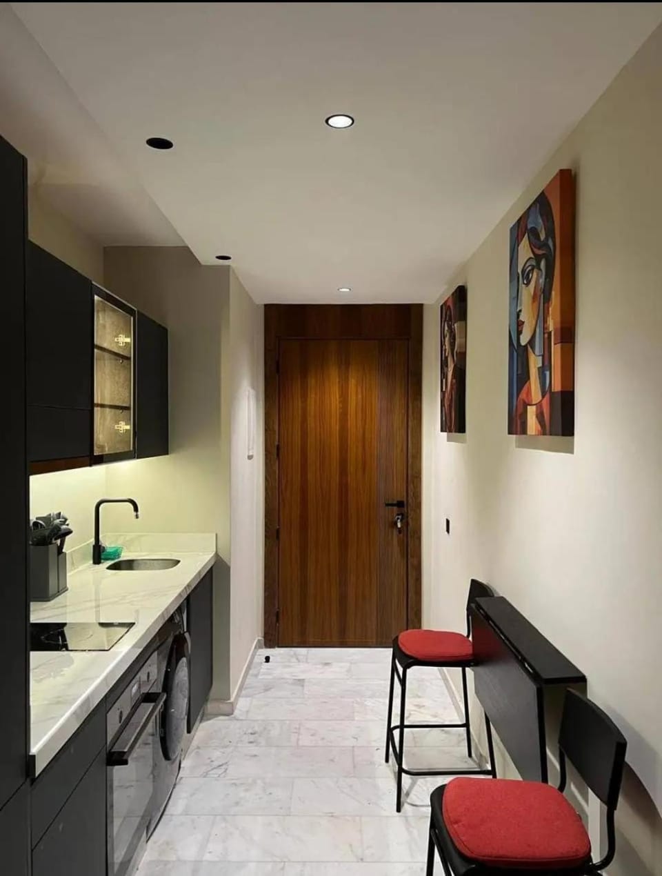 Kitchen or kitchenette, Seating area, Dining area
