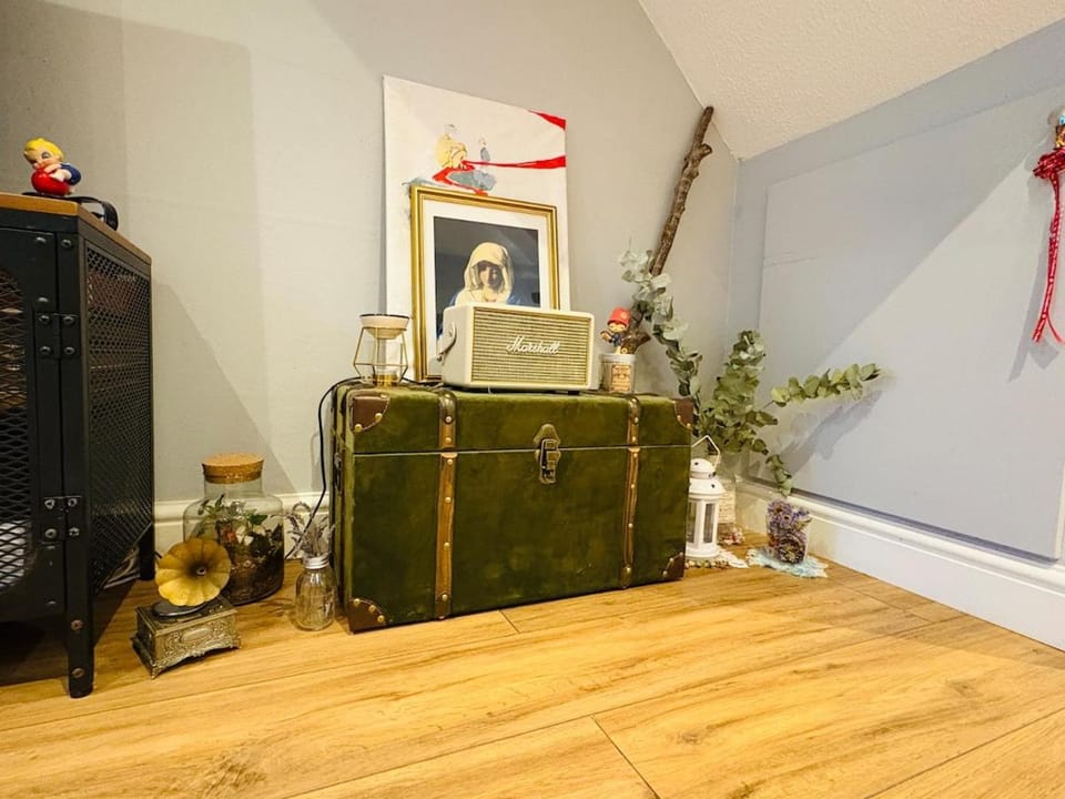 Stylish 2-Bed house, workspace & Easy London Access! House in Beckenham
