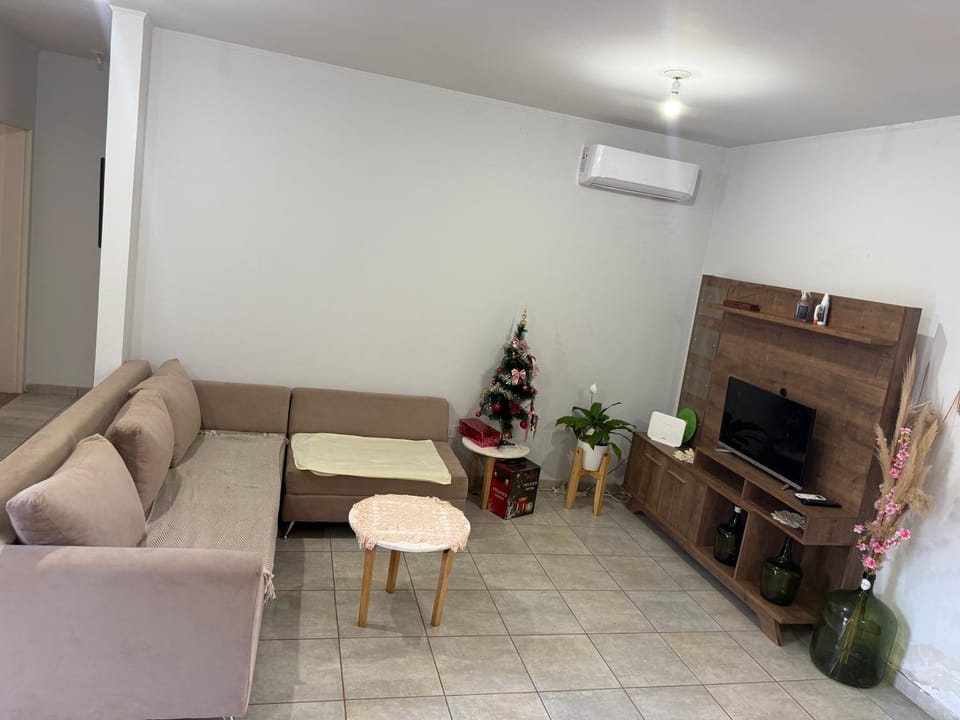 TV and multimedia, Living room, Seating area, air conditioner