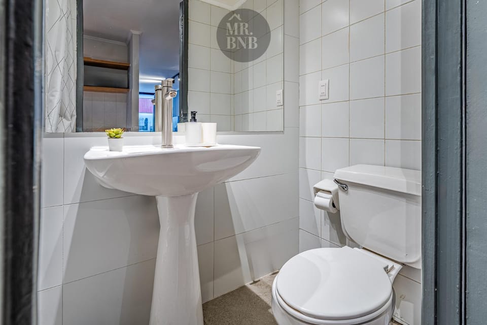 Bathroom, towels