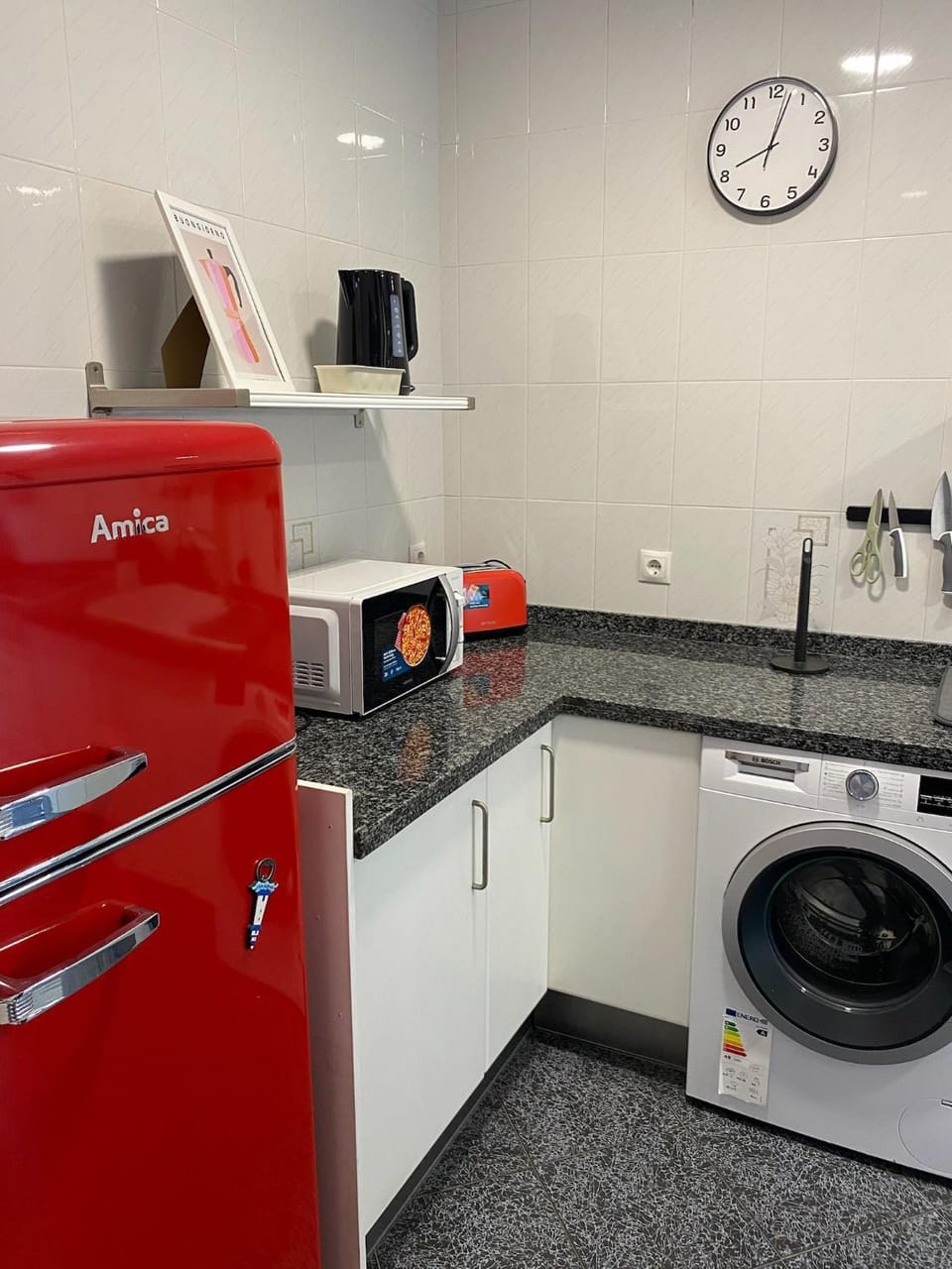 Kitchen or kitchenette, washing machine