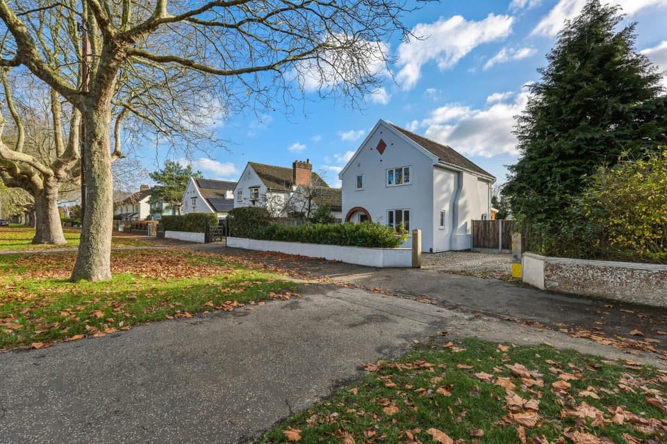 Property building, Neighbourhood, Street view