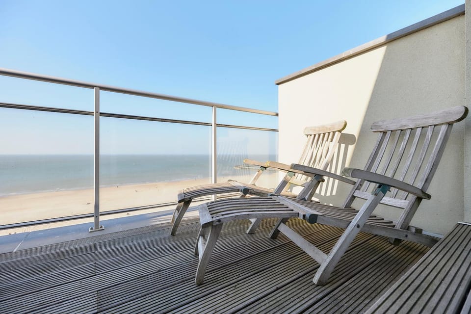 LECOMTE - Sunset Shores 185 Apartment in Ostend