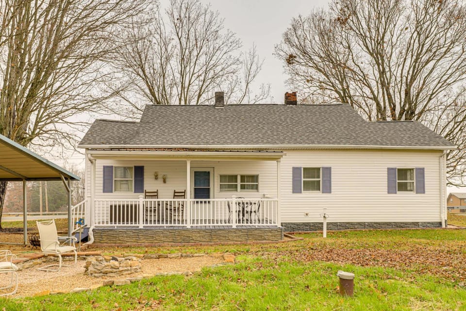 Boat, Fish & Relax: Home Near Lake Cherokee House in Cherokee Reservoir