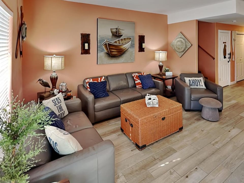 Day, TV and multimedia, Living room, Seating area, furniture