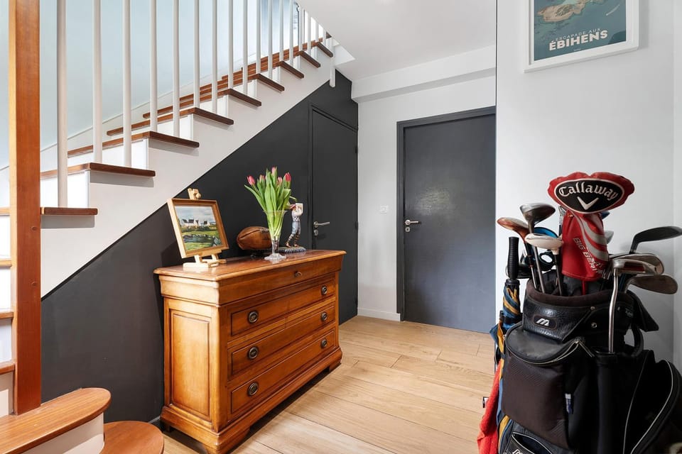 Property building, Living room