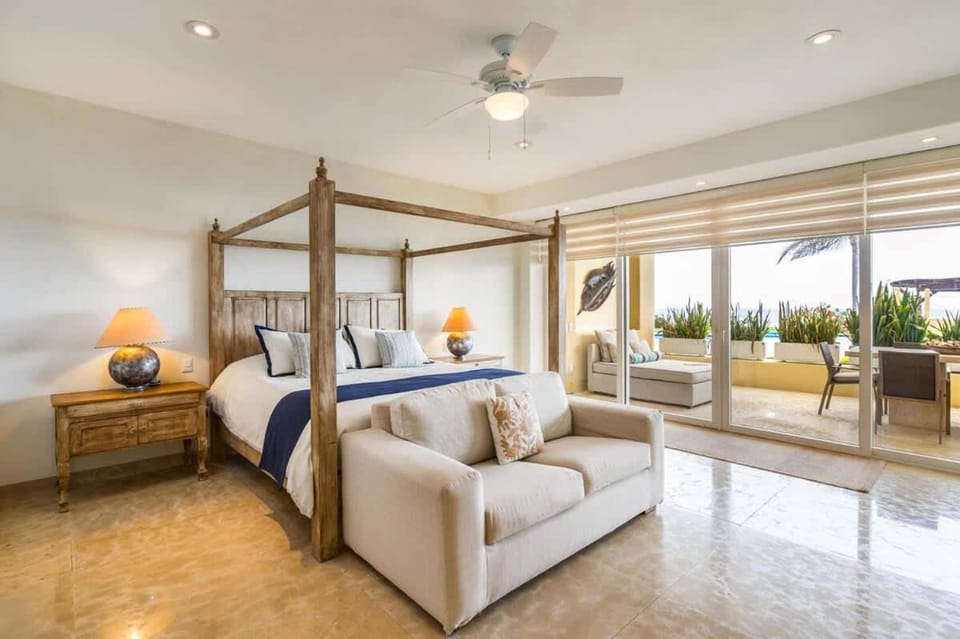 Luxury Oceanfront Condo Infinity Pool House in State of Nayarit