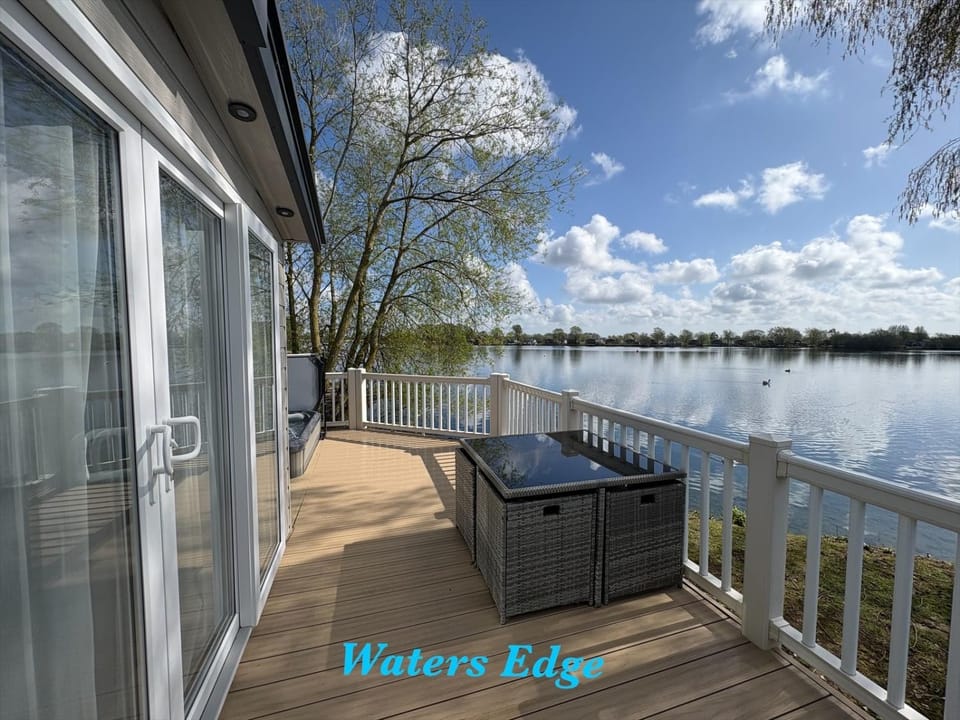Patio, Day, View (from property/room), Balcony/Terrace, Lake view