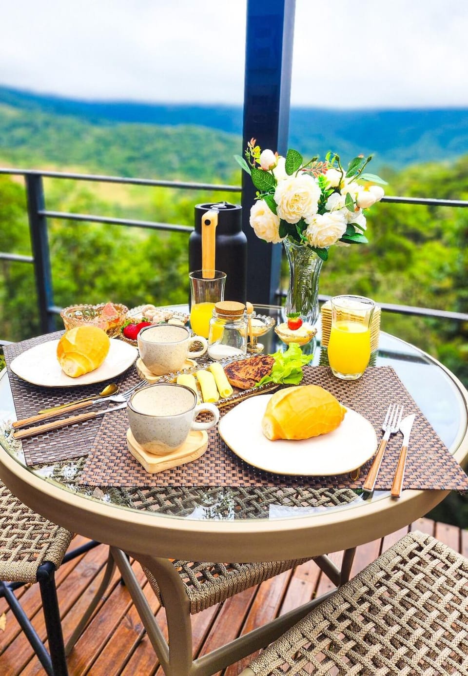Linda Cabana com Vista Incrível nas Montanhas com Trilha, Cachoeira e Alexa Chalet in State of Paraná