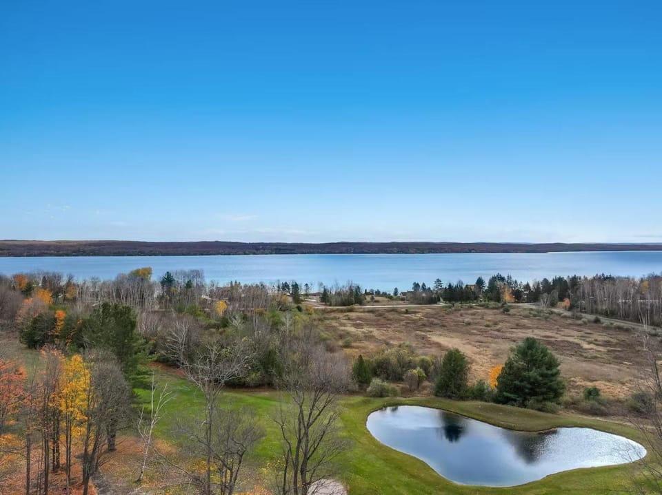 Torch Lake Vista A-Ga-Ming Golf Retreat 741 House in Torch Lake
