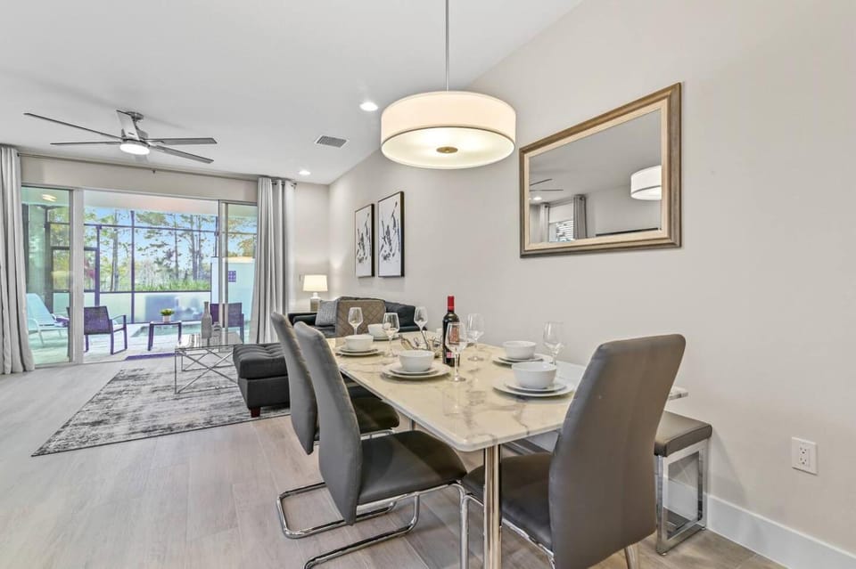 Unplug in your private oasis-NEW corner Home Pool House in Four Corners