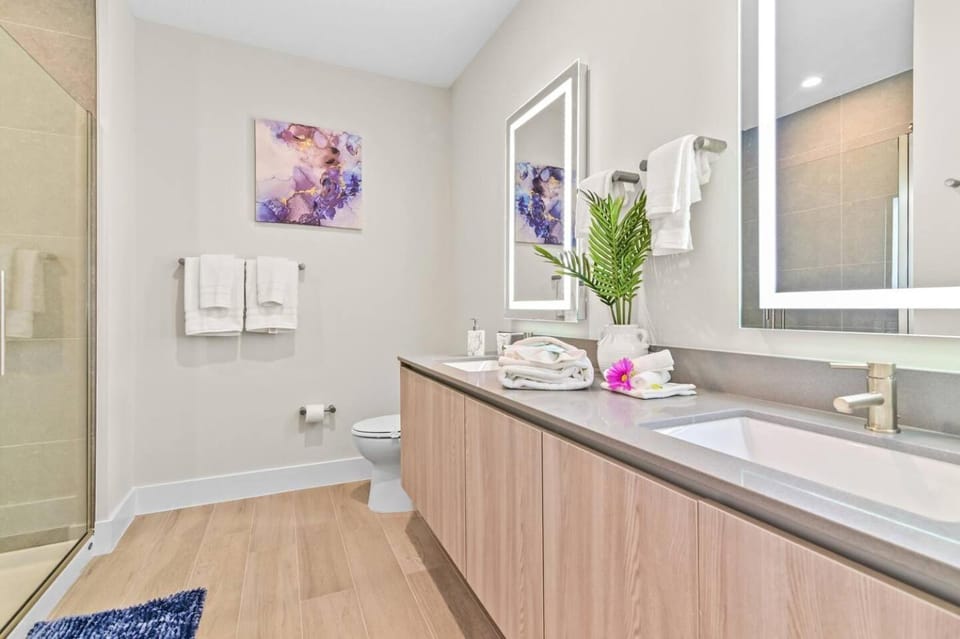 Unplug in your private oasis-NEW corner Home Pool House in Four Corners