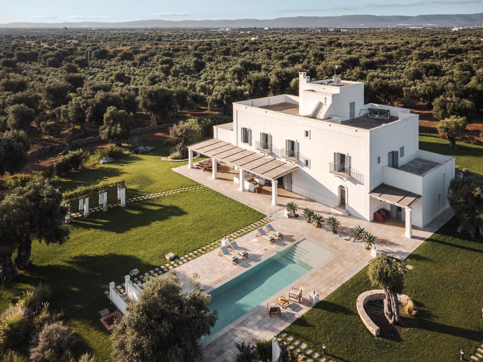 Property building, Natural landscape, Garden view