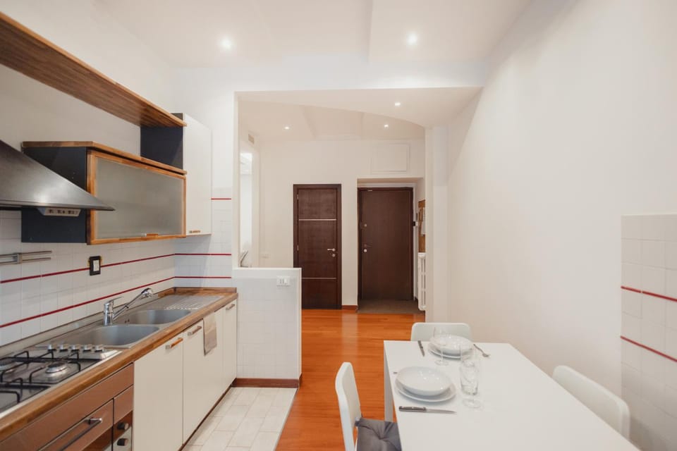 Kitchen or kitchenette, Dining area, stove