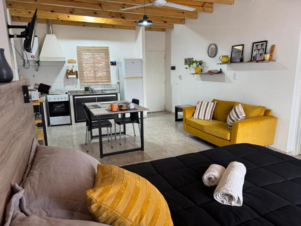 Bed, Living room, Photo of the whole room, Dining area, towels