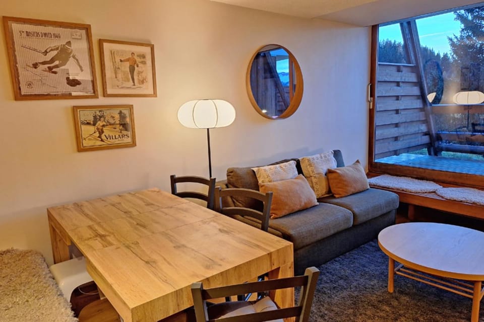 Cozy apartment with balcony and pool Apartment in Bourg-Saint-Maurice