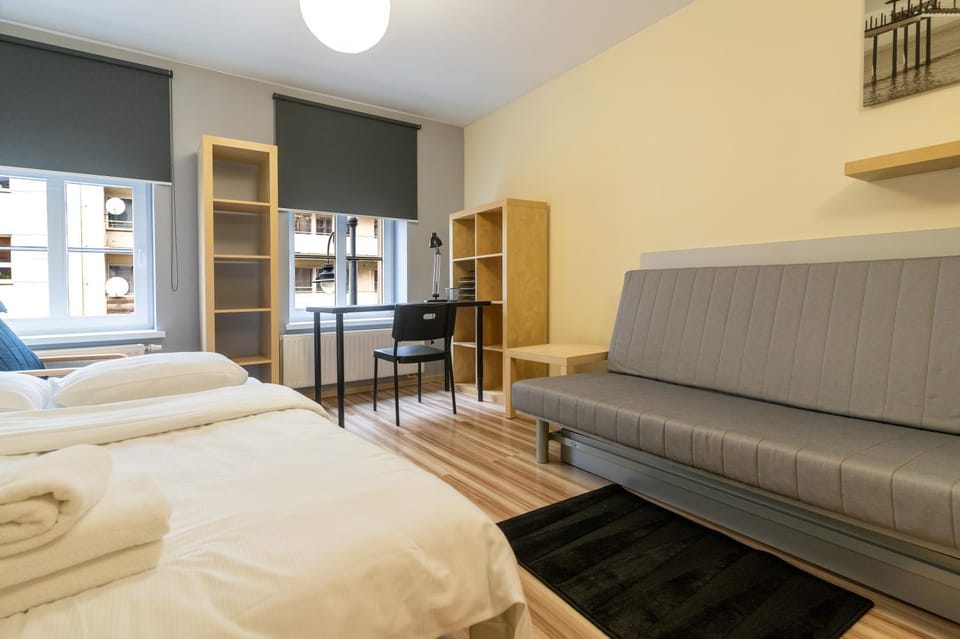 Bed, Photo of the whole room, Seating area, Bedroom, towels, wardrobe