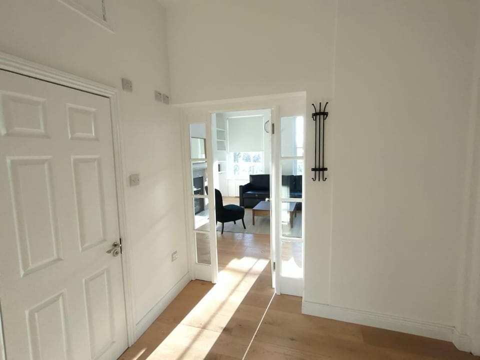 Modern and Spacious 2 bed Apt Apartment in Dublin
