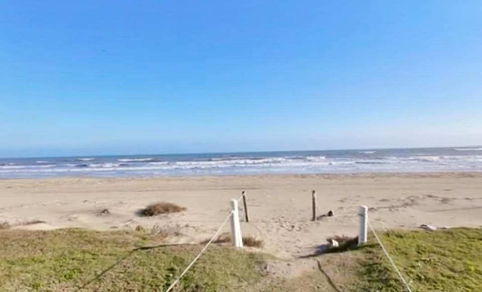 Saltwater Solace For 8 House in Hitchcock
