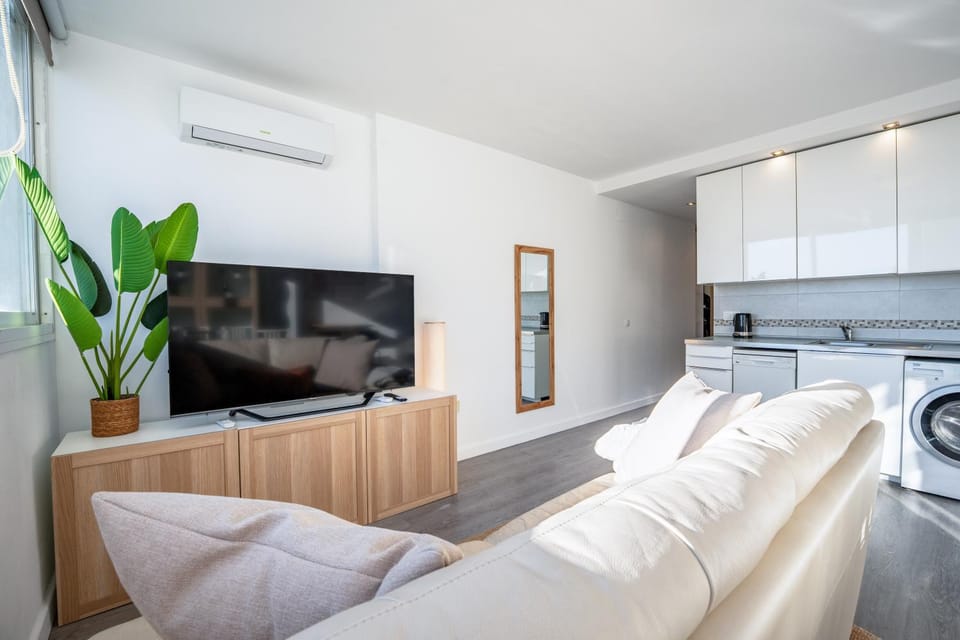 TV and multimedia, Living room, Seating area, Dining area, Sea view, air conditioner