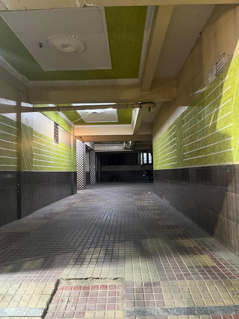 Facade/entrance