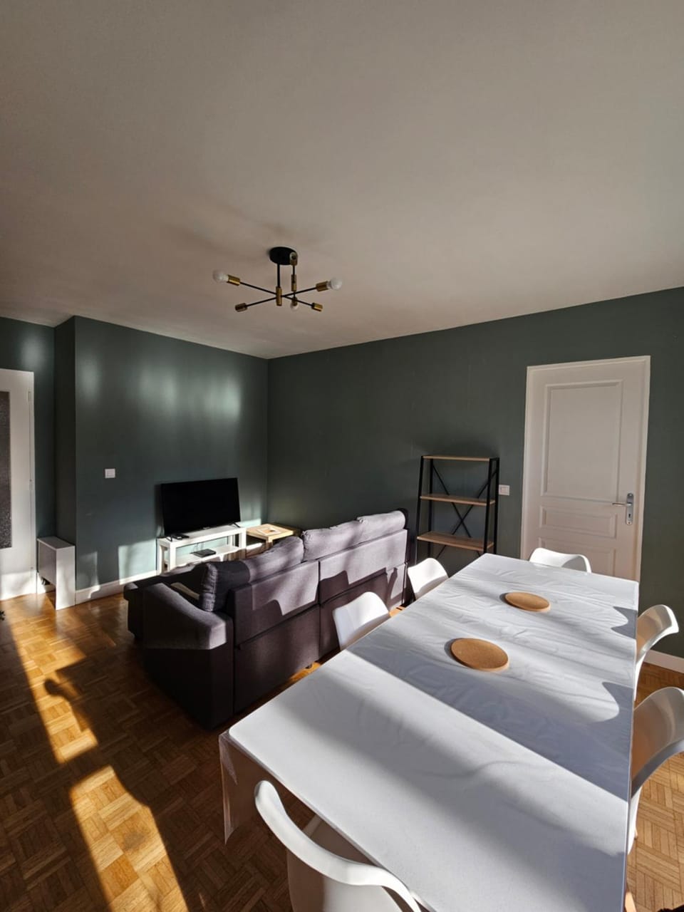 Communal lounge/ TV room