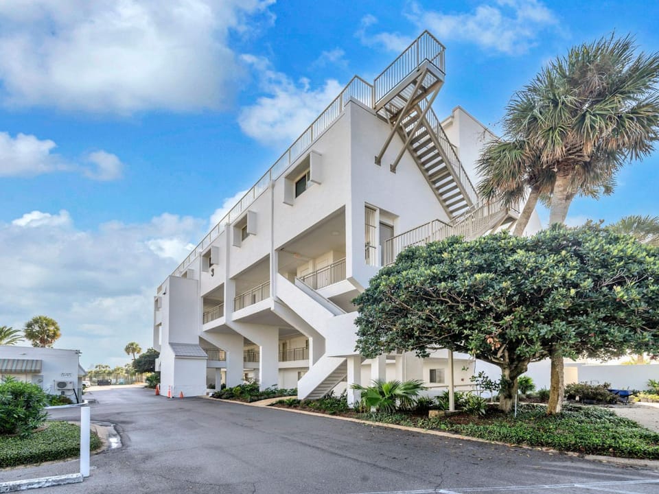 Aegean 111 sleeps 8 near beach House in Destin