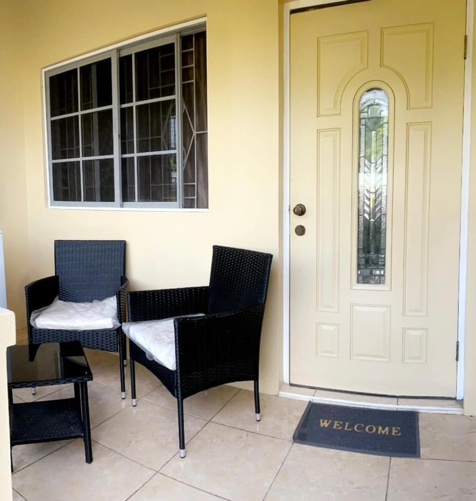 White River Ocho Rios Suite, Luxury Apartment in Ocho Rios