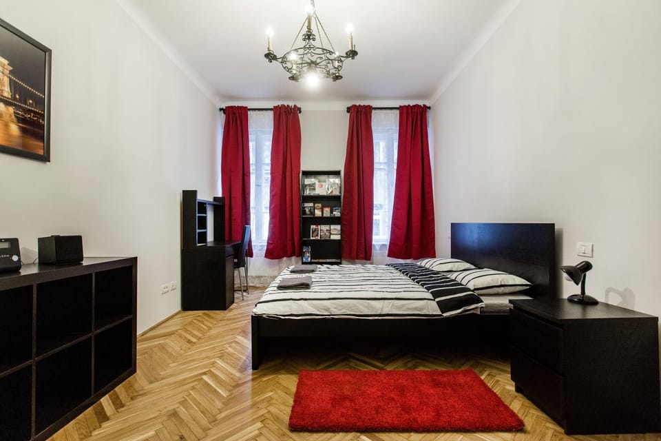 HR45 Grandissimo 3-bedroom 2-bathroom apt Apartment in Budapest
