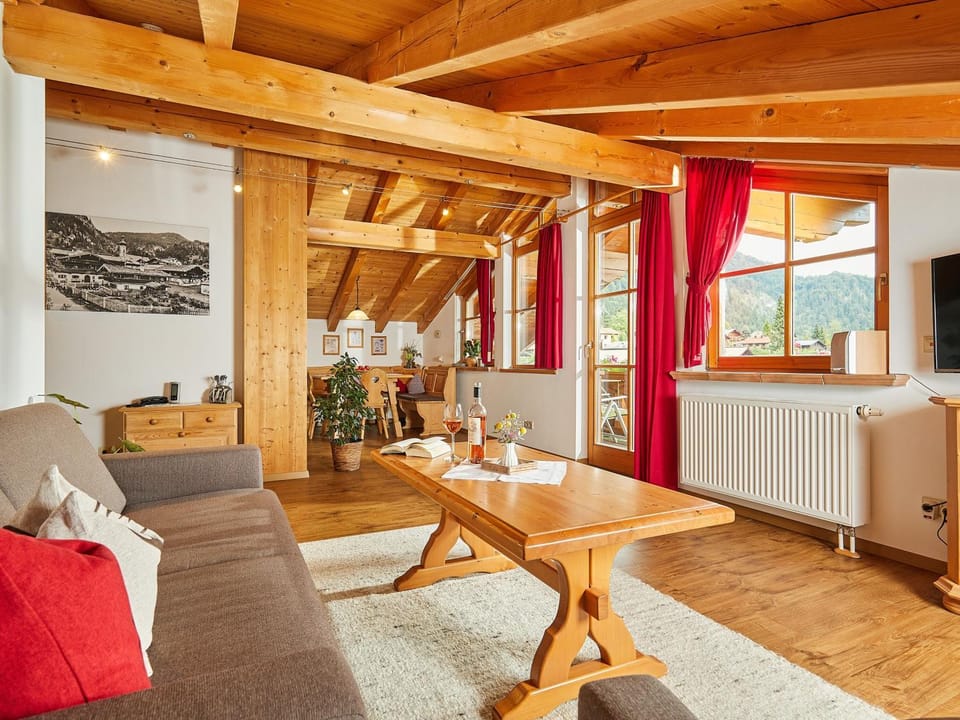Living room, Photo of the whole room, Seating area, Dining area