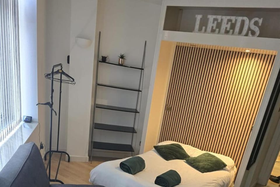 Compact Studio l Sleeps 3 in Leeds Apartment in Leeds