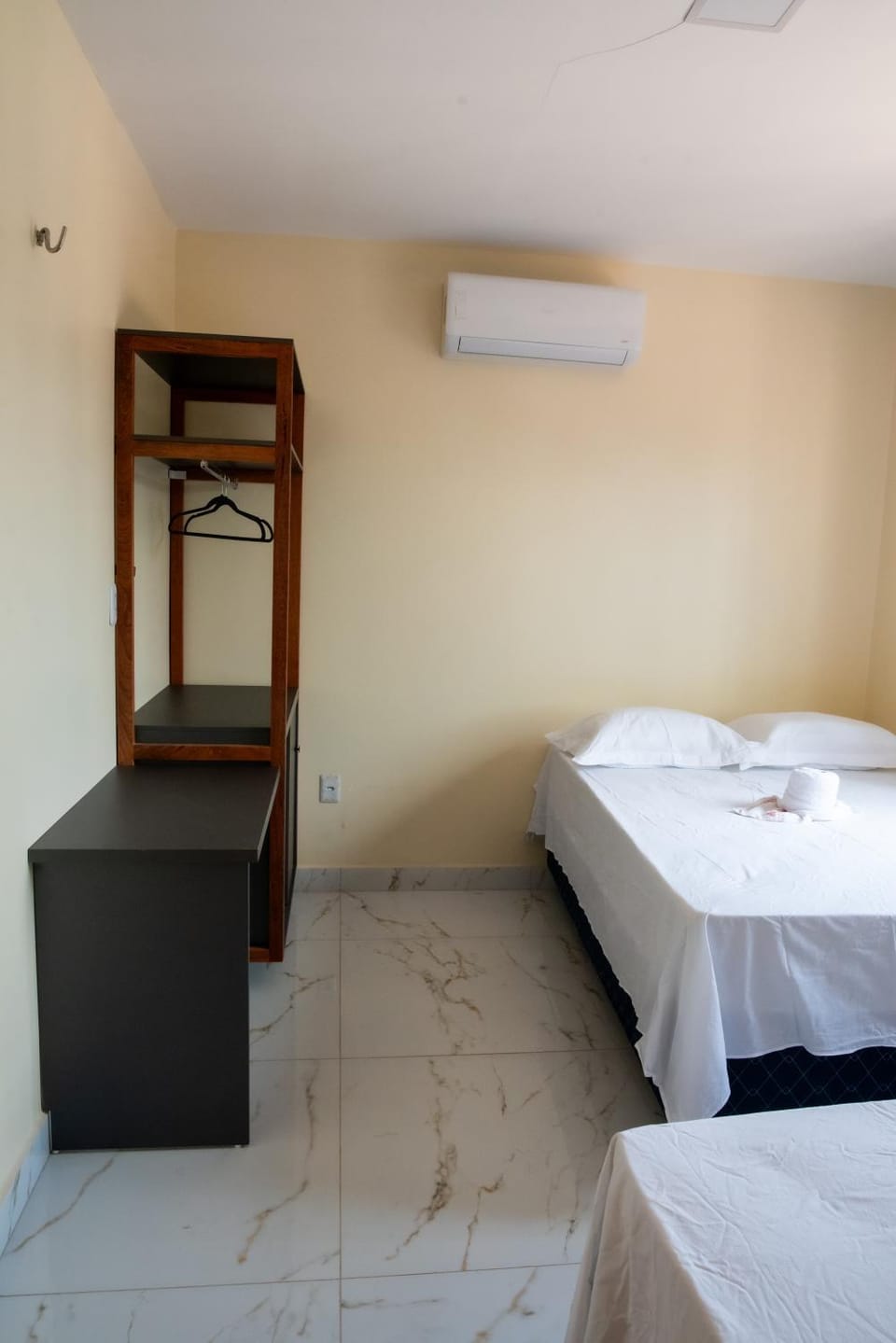 Bed, Photo of the whole room, air conditioner