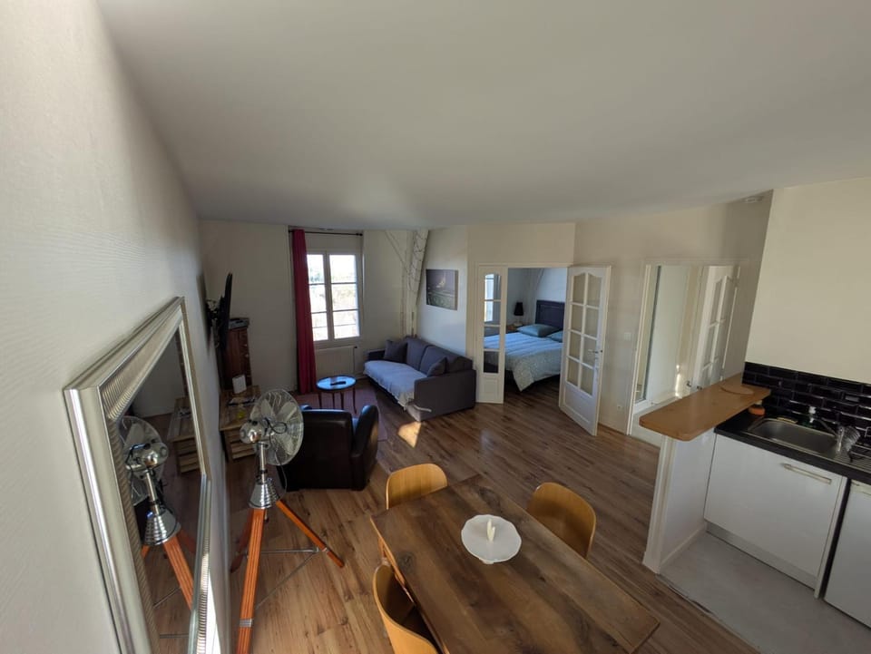 TV and multimedia, Living room, Dining area